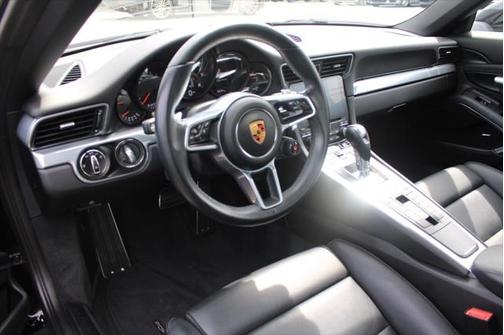 2018 Porsche 911 Carrera