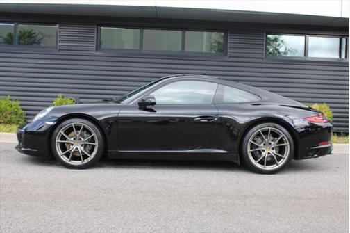 2018 Porsche 911 Carrera