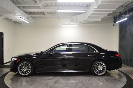 Obsidian Black Metallic 2025 Mercedes-Benz S-Class 4MATIC