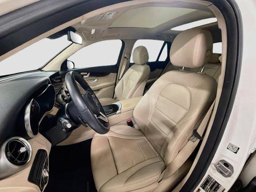 Polar White 2022 Mercedes-Benz GLC 300 Base