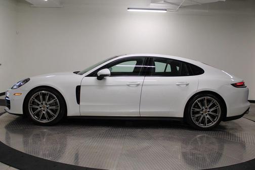 2021 Porsche Panamera 4