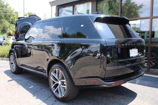 2025 Land Rover Range Rover P400 SE