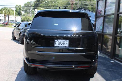 2025 Land Rover Range Rover P400 SE