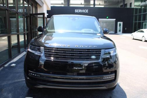 2025 Land Rover Range Rover P400 SE