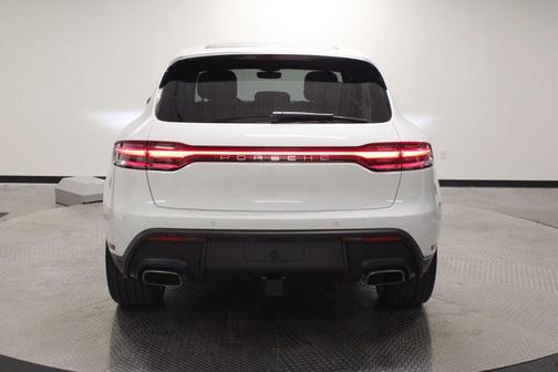Carrara White Metallic 2022 Porsche Macan Macan
