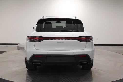 Carrara White Metallic 2022 Porsche Macan Macan
