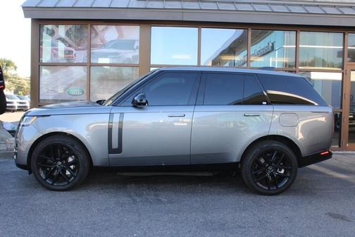 2025 Land Rover Range Rover P550e SE