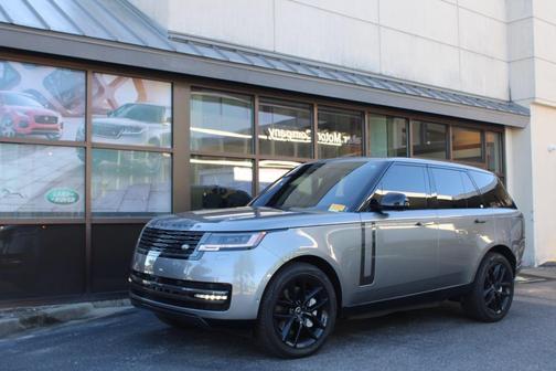 2025 Land Rover Range Rover P550e SE