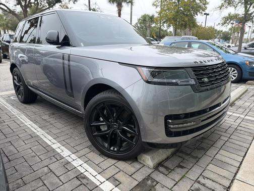 2025 Land Rover Range Rover P550e SE