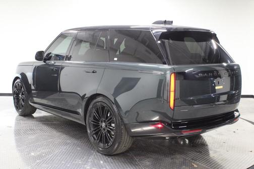 2025 Land Rover Range Rover P400 SE