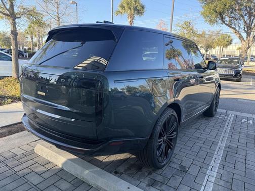 2025 Land Rover Range Rover P400 SE