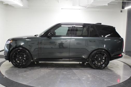 2025 Land Rover Range Rover P400 SE