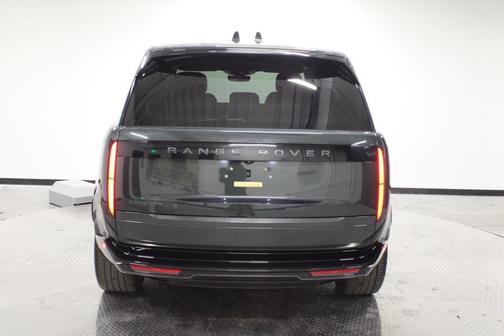 2025 Land Rover Range Rover P400 SE