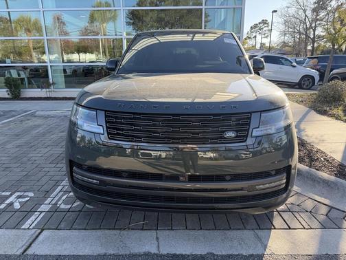 2025 Land Rover Range Rover P400 SE