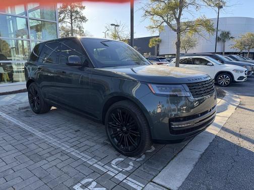 2025 Land Rover Range Rover P400 SE