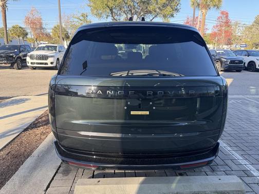 2025 Land Rover Range Rover P400 SE