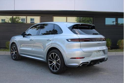 2024 Porsche Cayenne
