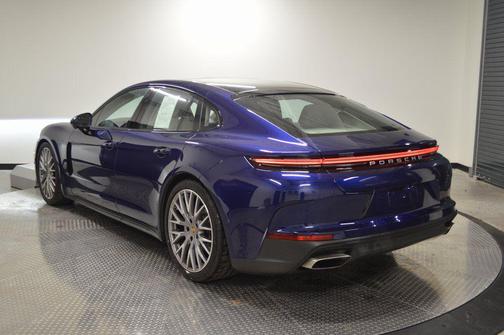 2025 Porsche Panamera 