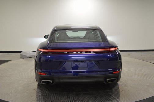 2025 Porsche Panamera 