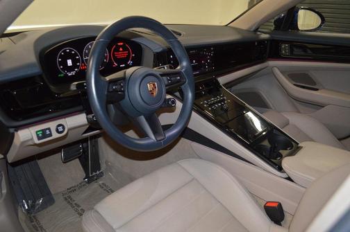 2025 Porsche Panamera 