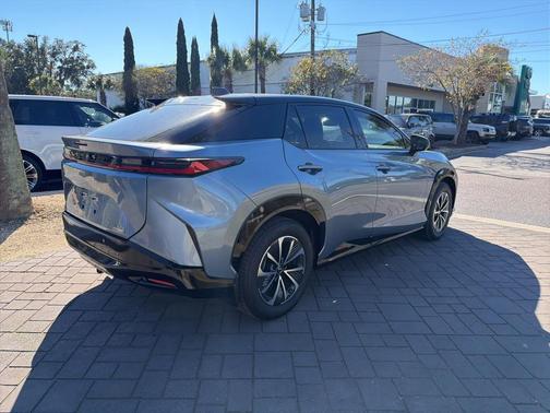 2023 Lexus RZ 450e Luxury