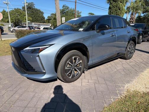 2023 Lexus RZ 450e Luxury