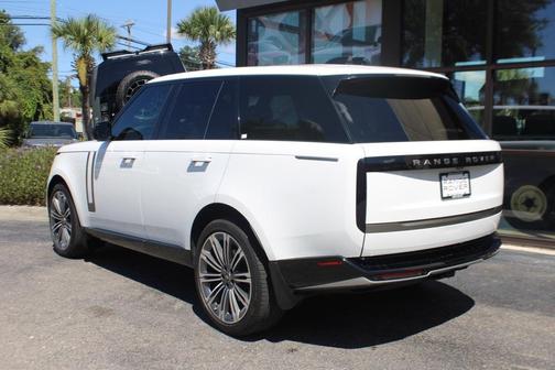 2025 Land Rover Range Rover P400 SE