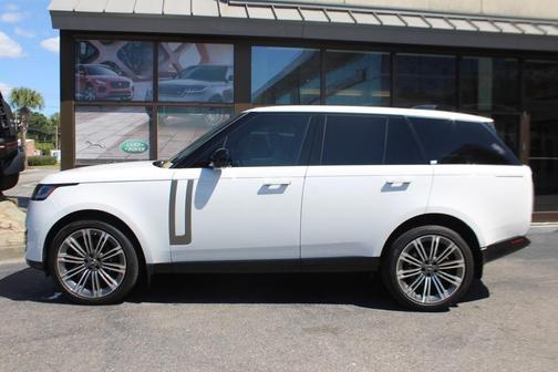2025 Land Rover Range Rover P400 SE