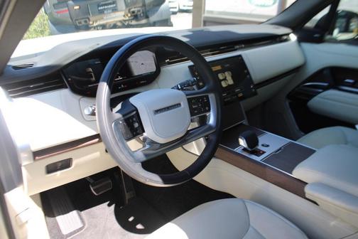 2025 Land Rover Range Rover P400 SE