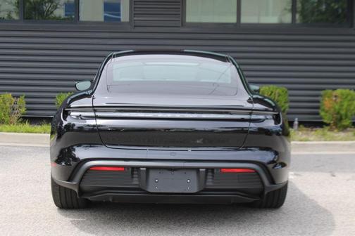 2025 Porsche Taycan 