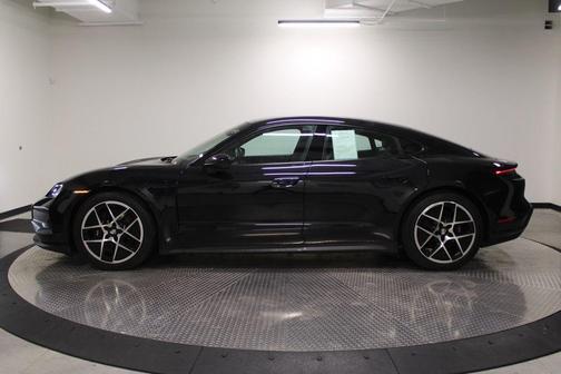 Jet Black Metallic 2025 Porsche Taycan