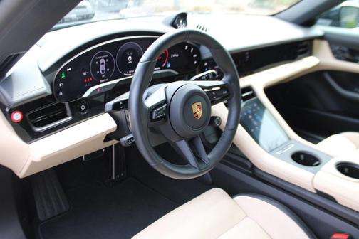 2025 Porsche Taycan 