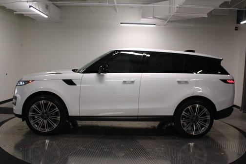 2024 Land Rover Range Rover Sport SE