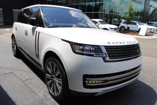 2023 Land Rover Range Rover P530 SE