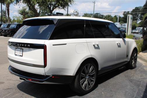 2023 Land Rover Range Rover P530 SE