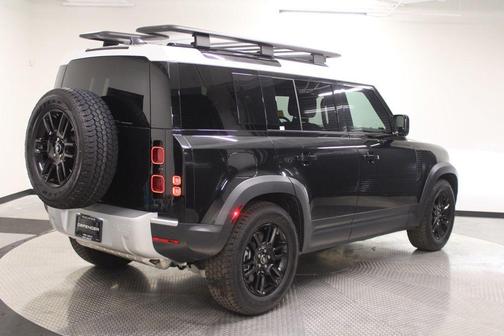 Santorini Black Metallic 2025 Land Rover Defender 110 P300
