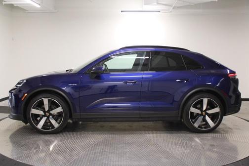 2025 Porsche Macan 4
