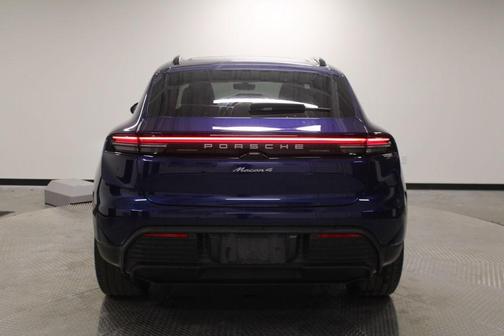 2025 Porsche Macan 4