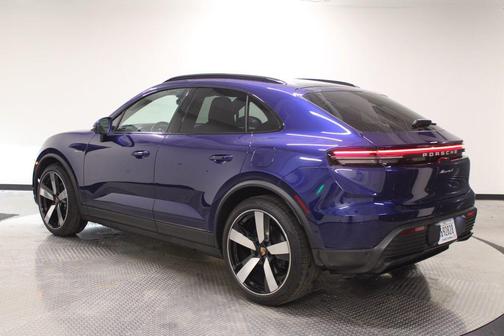 2025 Porsche Macan 4