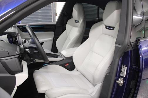 2025 Porsche Macan 4