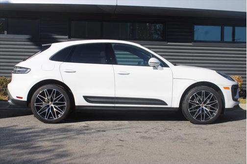 2024 Porsche Macan Base