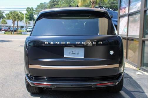 2024 Land Rover Range Rover P615 SV