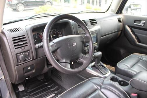 2009 Hummer H3T Luxury Edition