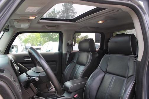 2009 Hummer H3T Luxury Edition