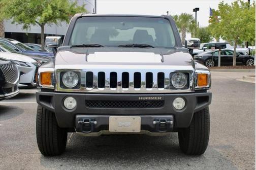 2009 Hummer H3T Luxury Edition