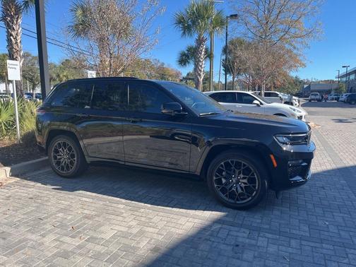 2025 Jeep Grand Cherokee Summit