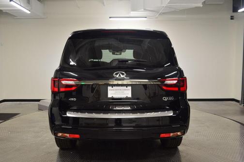 Mineral Black 2024 INFINITI QX80 PREMIUM SELECT AWD
