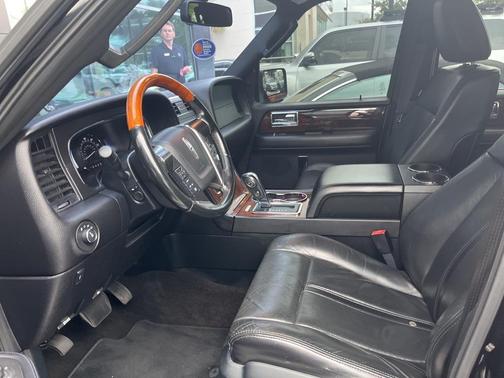 2016 Lincoln Navigator Select