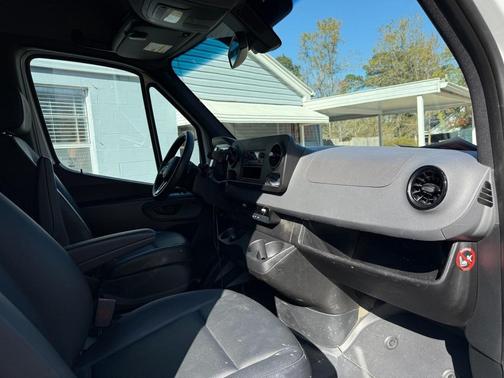 2021 Mercedes-Benz Sprinter 1500 Standard Roof I4