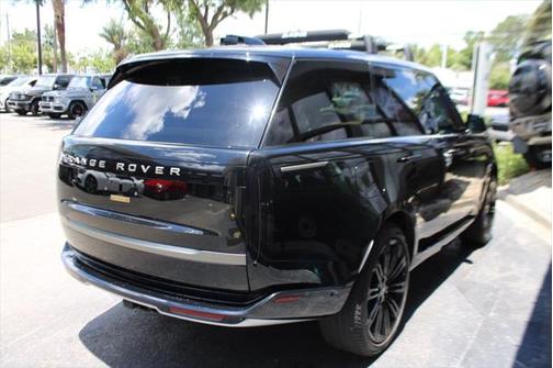 2024 Land Rover Range Rover P530 SE